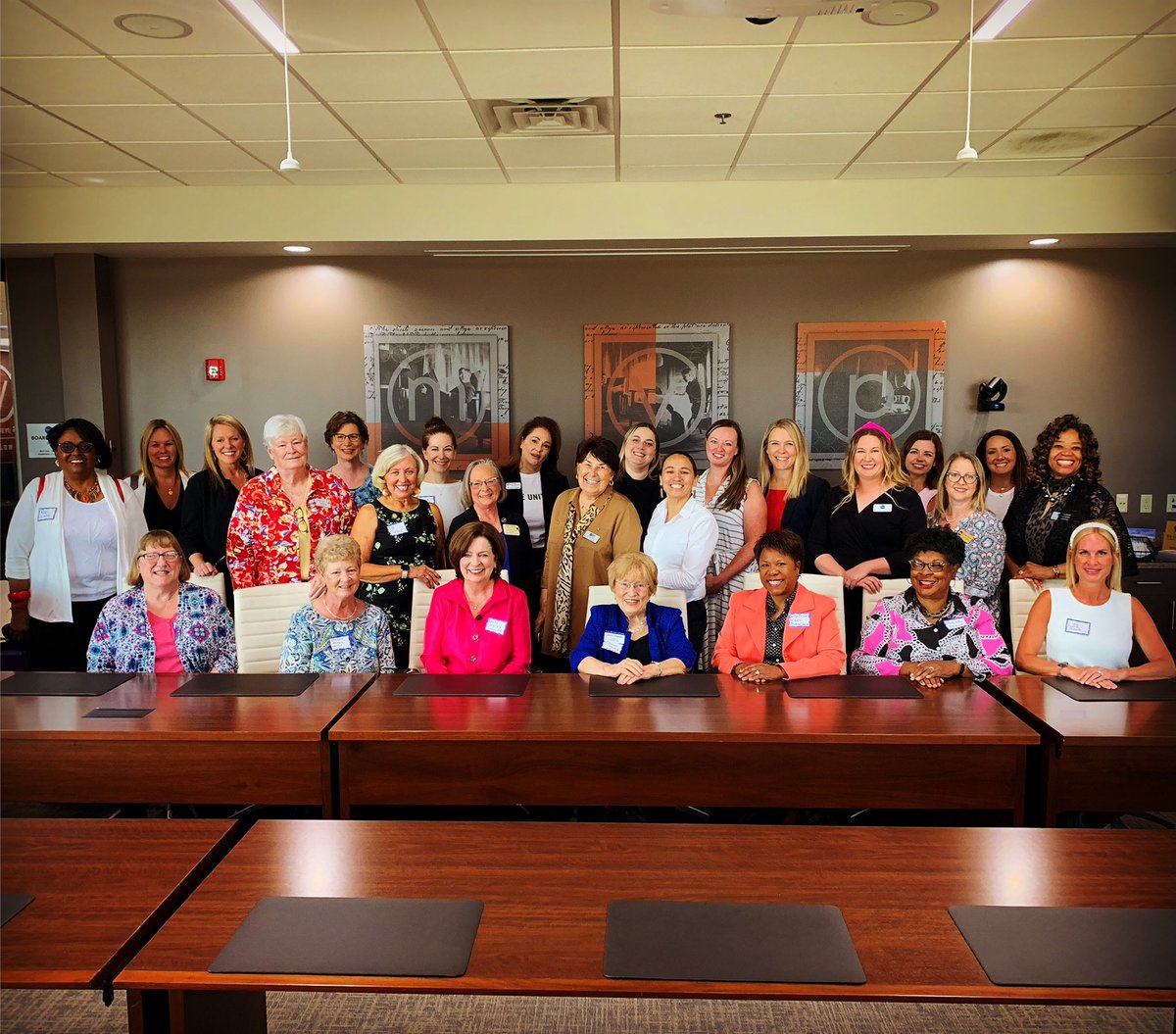 pcurtiskck's tweet photo. The Wyandotte County Elected Women with our friends from MVP Law and the KCK Women’s Chamber Network. It was an enjoyable evening catching up with each other! #ksleg #thedotte https://t.co/WE4kVYS6kq