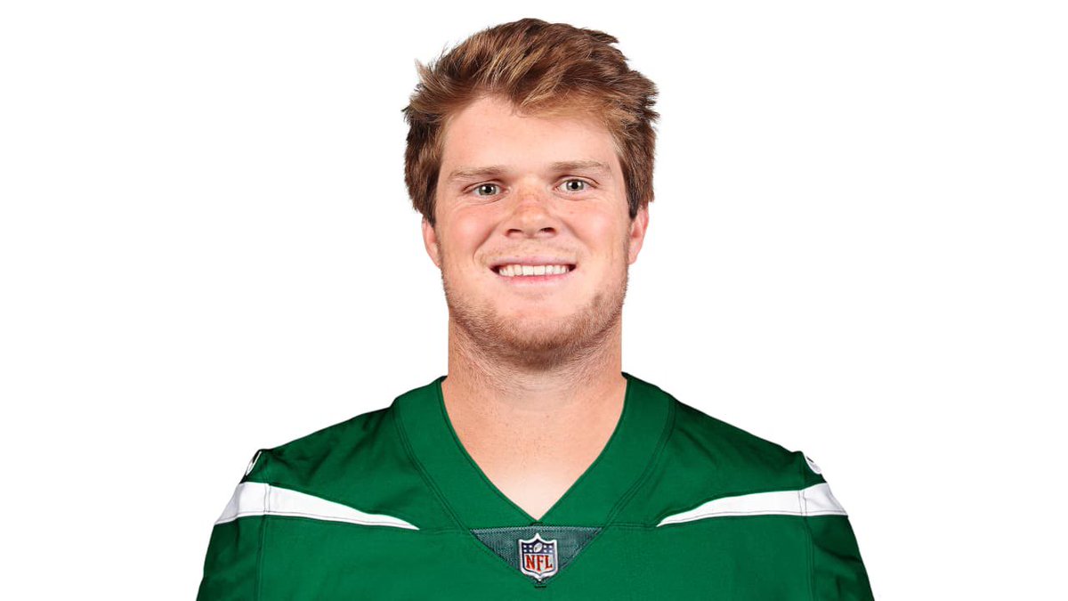 Josh Allen in the 1st quarter Vs. Josh Allen in the 2nd Quarter #NFL #BUFvsLAR