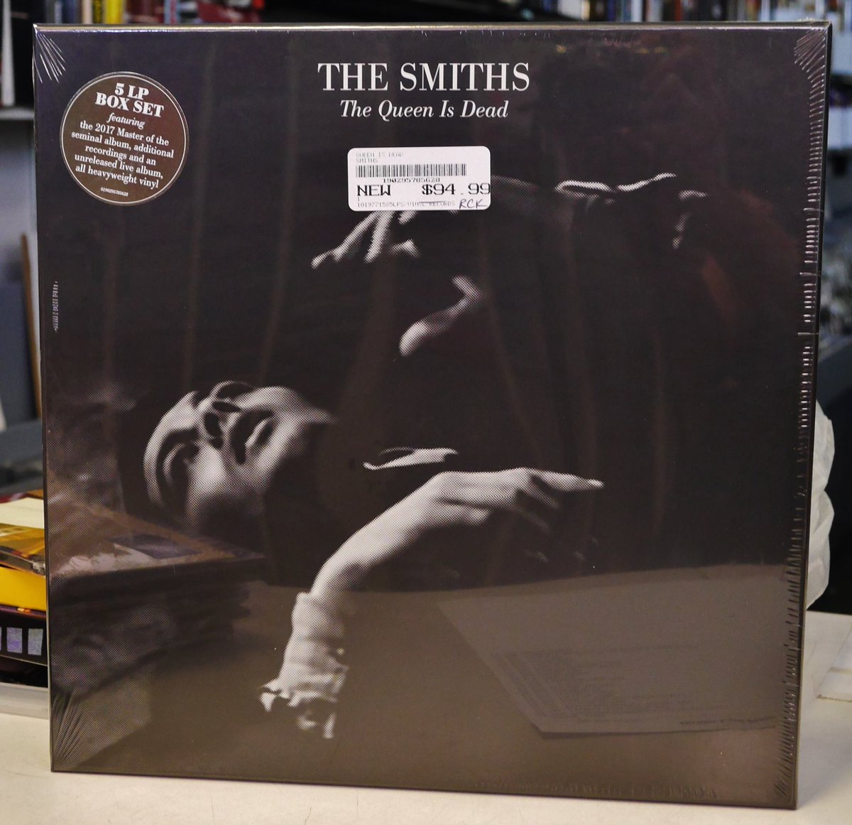 CarlosEsnaola's tweet photo. #ESNAOLA! recomendado #thequeenisdead #thesmiths #vinylboxedset #2017 #original #stereo #rock #orchestral #pop #johnnymarr #instrumental #dotrecords #1986 #roughtraderecords #morrisey #cool #Music #33rpm #ultralounge #Lounge #Musica #cocktails🍹 #easylistening #yourdjlife https://t.co/du8b5elAmt