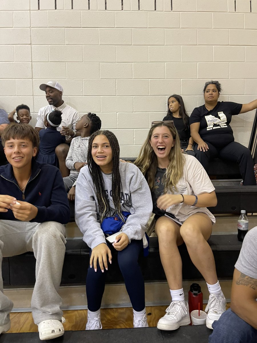 Lobo Volleyball tweet media