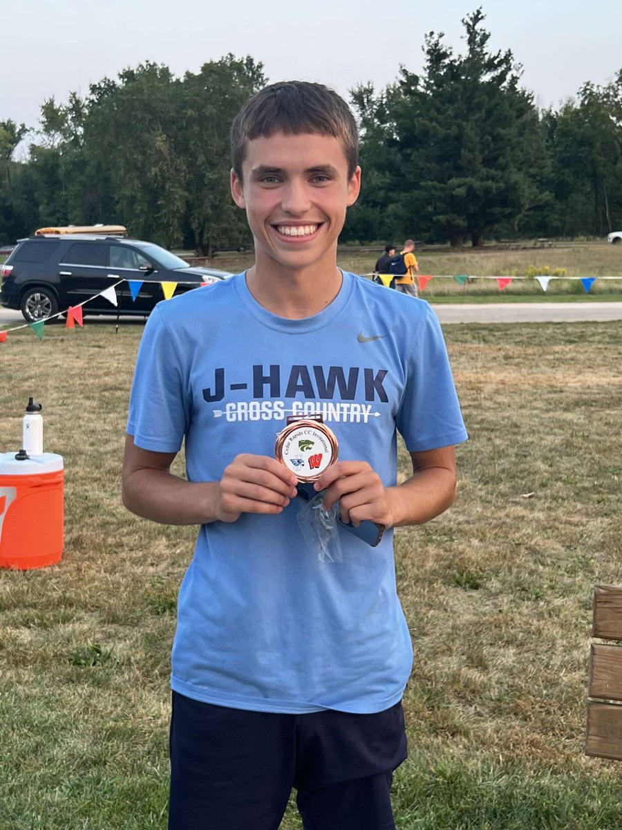 Congratulations to Caden Davis on his 11th place finish at the Cedar Rapids Invitational! Benjamin Bompemo also earned a medal for his top ten finish in the JV race (apologies to Benjamin for the lack of photo).