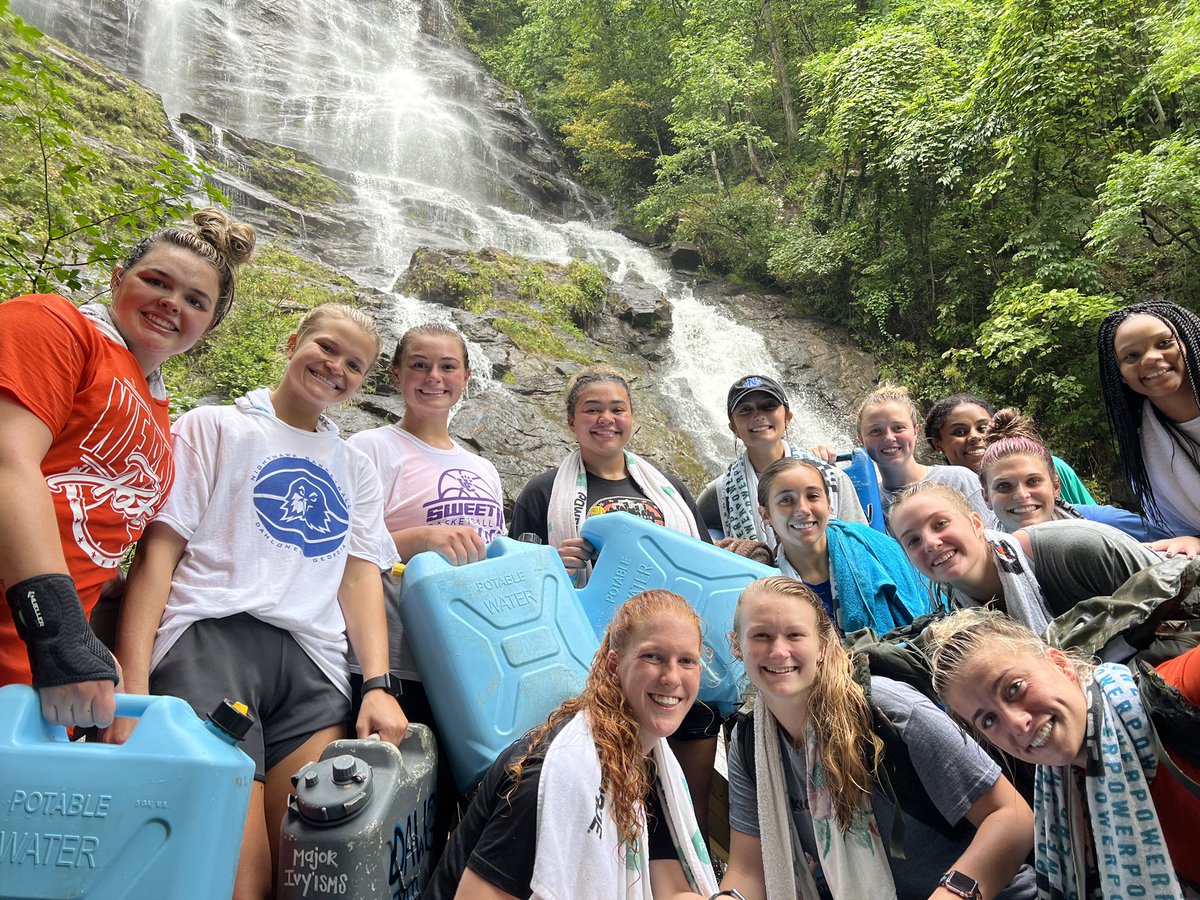 UNGWBB's tweet photo. Day☝️in the books. #DAWGWEEK https://t.co/GZ46XTHrZa