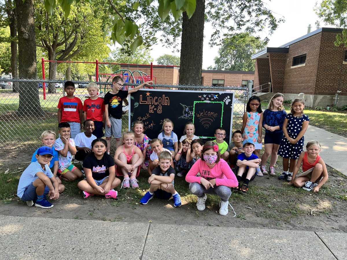 msginelles2nd's tweet photo. 2022-23 Grade 2 is off to a great start! Many adventures await! #greatdayforlearning #newfriends #newadventures https://t.co/DtwDxAWgUE