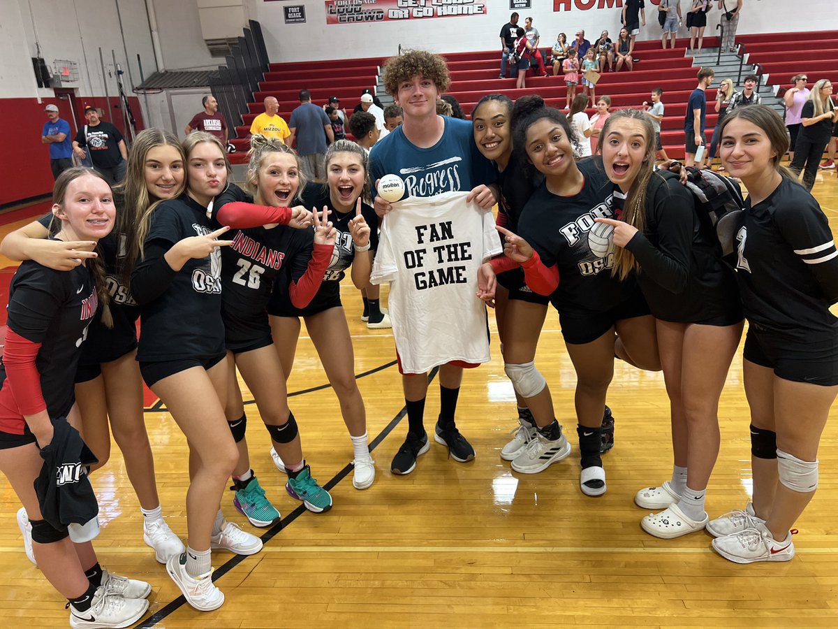 Coach Vanessa Gage (@fortovolleyball) on Twitter photo Congratulations to <a href="/darr_brady/">Brady Darr</a> for winning Fan of the Game tonight!!!
#beststudentsection Congratulations to <a href="/darr_brady/">Brady Darr</a> for winning Fan of the Game tonight!!!
#beststudentsection