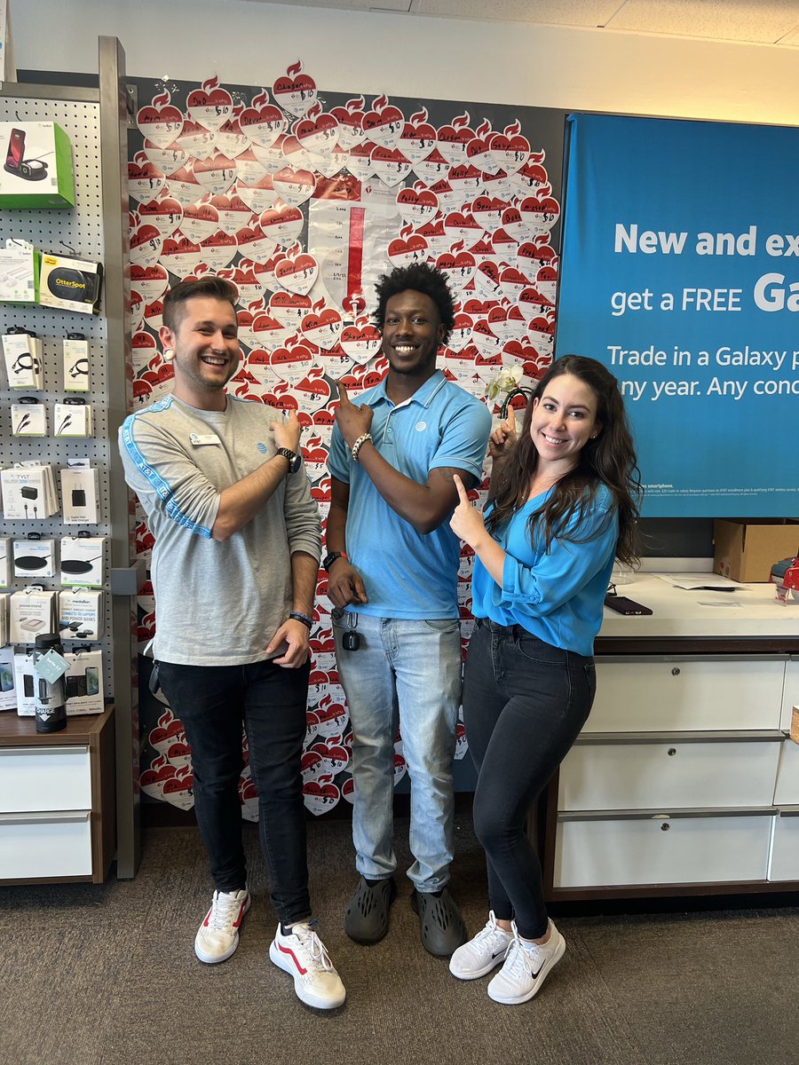 ValdesKyara's tweet photo. I just had to celebrate with the top AR store during the 2022 AHA Campaign in @onefla!! We took the win & I can’t wait for the next best 30 minutes in retail with @jrluna ! I’m so proud of Baypointe and my entire team for all their efforts #WeHaveHeart. #LifeatATT @PrimeComms https://t.co/E9lOWyQLfh