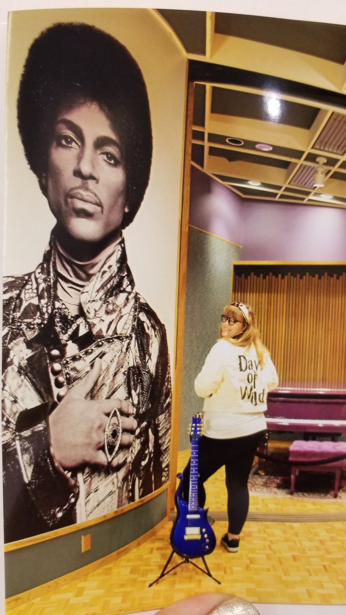AbbeyBday's tweet photo. I printed my photo! 😍💜 https://t.co/s4l57WALYb