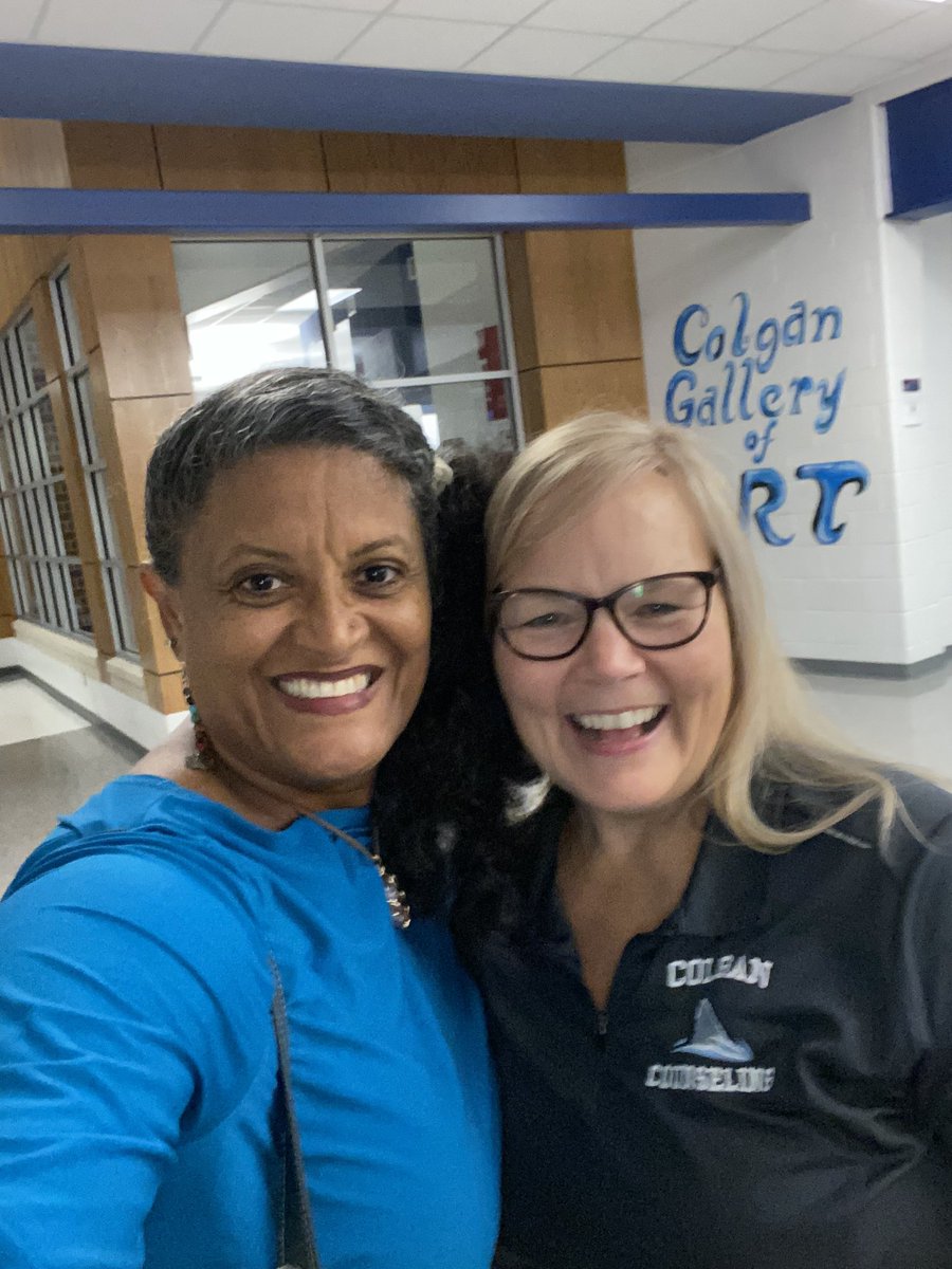 teacherdone31's tweet photo. Back to school night β22 for Charles! #supportingstaff #mommyfirst #substitutesecond https://t.co/YbyuaEBkwZ