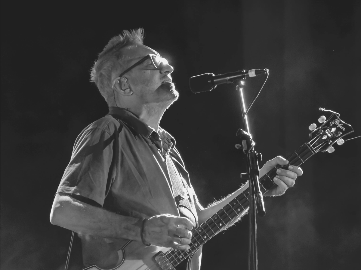 Cada vez que decimos adiós se nos parte el corazón un poco más. Ya se fue el tren y esta calle nunca más será igual.
Buen viaje, Marciano, tu recuerdo y tus canciones nos acompañarán... por el resto de nuestros días. ❤️‍🔥