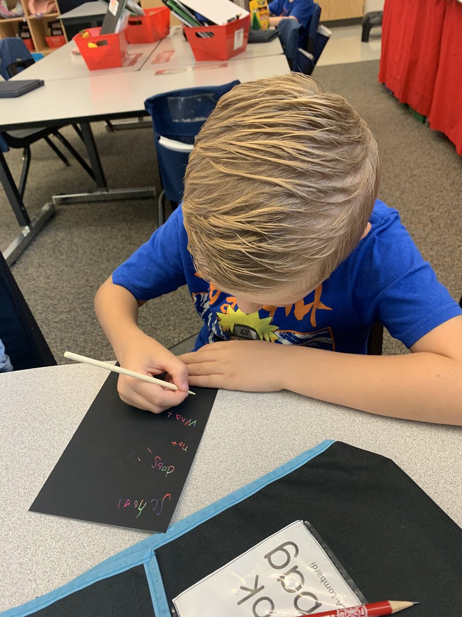 “Mrs. Sevilla I love learning how to read and use magic to practice our sight words in first grade”- a sweet first grade Lombardi Bear 💚🐻 Love using rainbow scratch paper to encourage learning in small groups <a href="/ChastityLollis/">Oak Grove Elementary</a> <a href="/watson_BSD/">shana watson</a> <a href="/lombardibears/">SCA Lombardi</a>