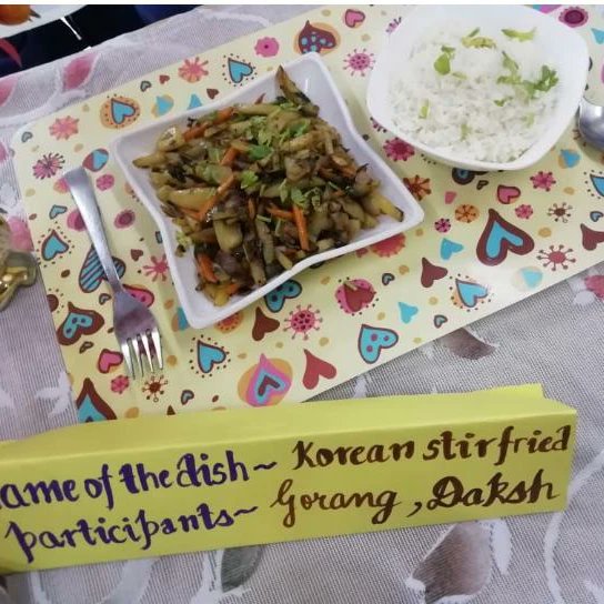 mapsavschool's tweet image. Students of #MAPS participated in an #InternationalExchangeProgram - Korean Culinary Cooking Challenge
The #students of classes XI and XII prepared delicious traditional Korean dishes with fusion of #Indian taste. 
#IndoKoreanCollaboration @Dir_Education @AlkaSahani