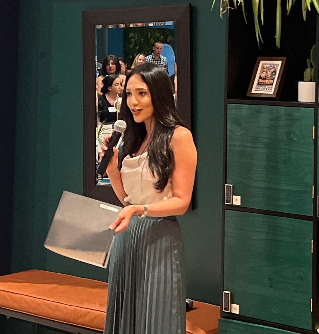 Thank you to Luz for helping make this evening so special! A shoutout for everyone that there are 40min left to get your bids in on the Silent Auction cbo.io/bidapp/index.p… #shine2022 #oasisforgirls