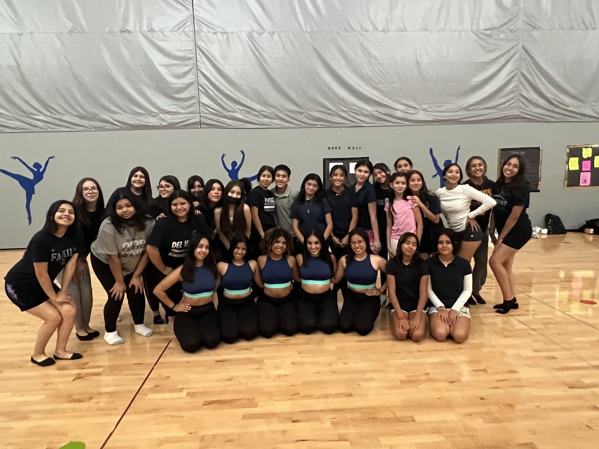 DancEJuarez_EHS's tweet photo. Thank you to my dance mom @gloriatovar_ for coming today. It was great seeing some of my past babies and having you all help my team! Here’s to year 2 together!💙🤍🥳✨ @YISDFineArts @PK8Academics @Del_Valle_MS #OFOD #VerticalAllignment https://t.co/lAmFlnh9A7