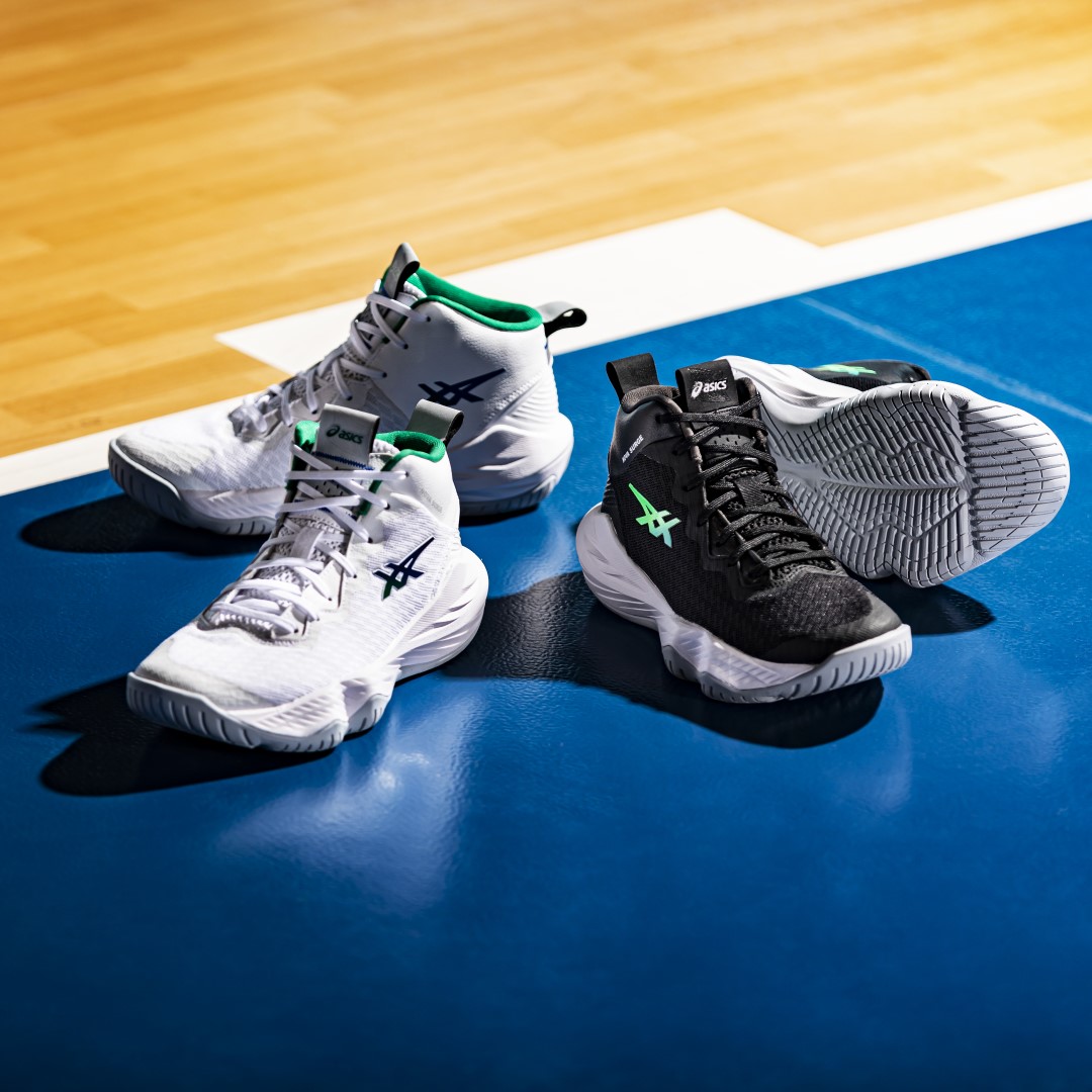 ASICS_JP's tweet photo. トッププレーヤーにあこがれるジュニアプレーヤーへ。

NOVA SURGE 2とデザイン連動したジュニアモデル「NOVA SURGE GS」登場。

■ジュニアに特化した履き心地

■優れたクッション性が、負担を軽減

憧れのトップ選手と同等のデザインで、プレーを輝かせよう。

#ASICSBasketball #LiveUplifted