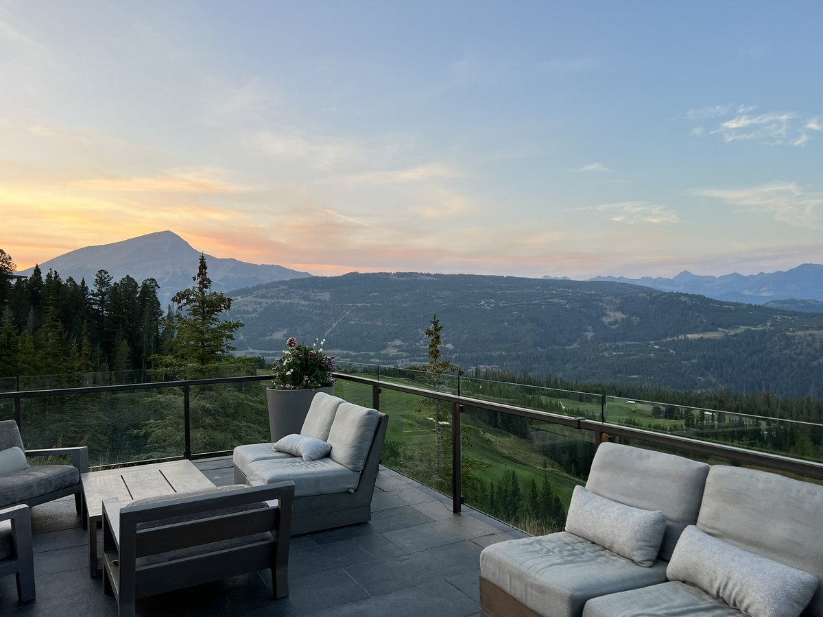 SorganMtanley's tweet photo. Any fellow @OnChainMonkey, @proof_xyz, @moonbirds holders #YellowstoneClub members? #yc #privatepowder #Tomweiskopf #montana #bigsky https://t.co/bBeC5EJ6dm