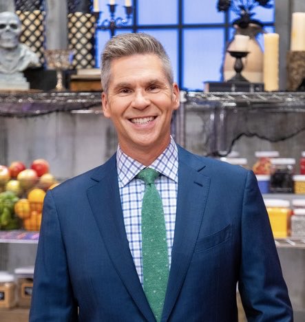 John_Henson's tweet photo. Why am I smiling???

TWO STRAIGHT MONTHS OF FREE CREEPY DESSERTS!!!

Catch the SEASON PREMIERE of #HalloweenBakingChampionship this Monday, Sept. 12th at 9pm EST on ⁦@FoodNetwork⁩ and ⁦@discoveryplus⁩! https://t.co/542Bd1ok33