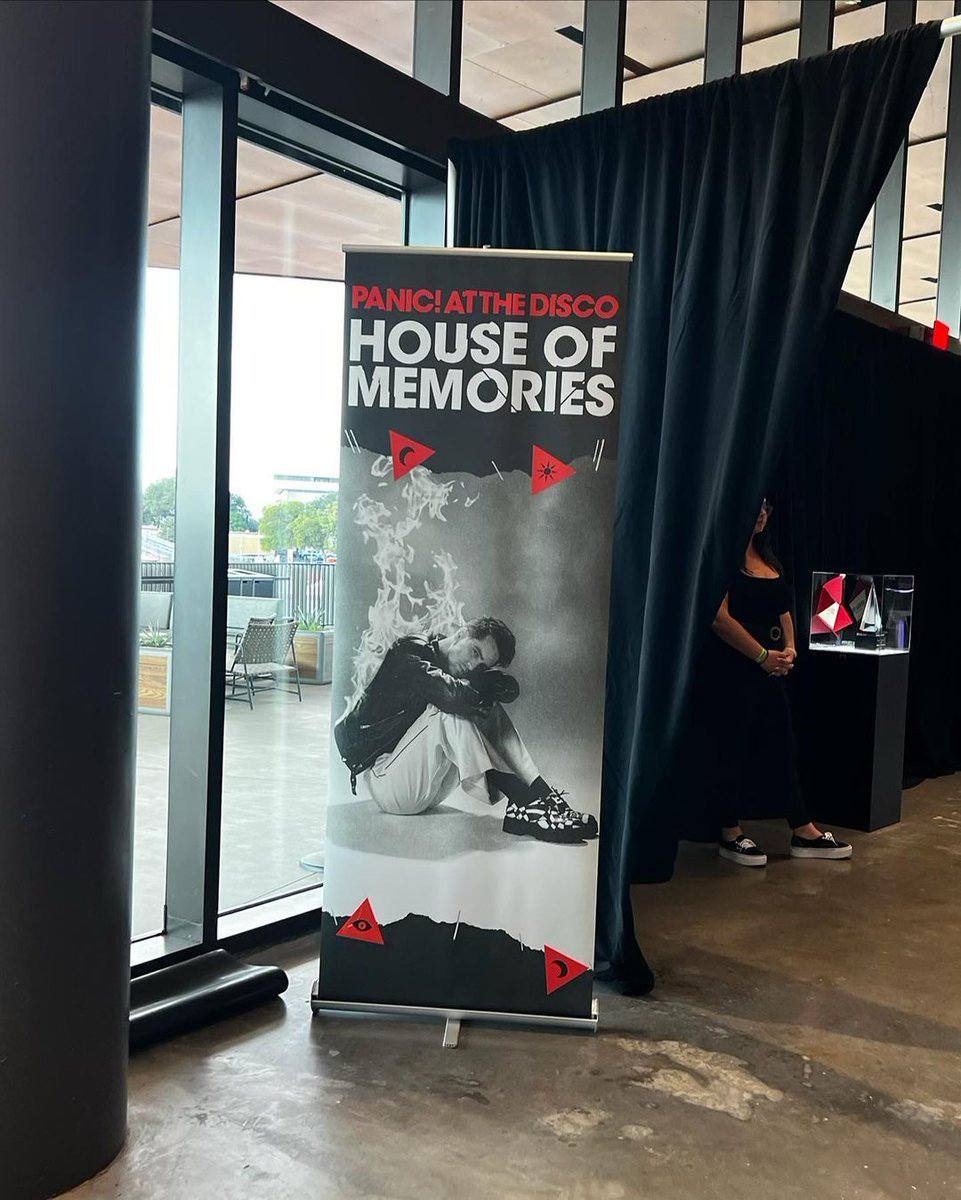 patd_arg's tweet photo. Interior del museo "House of memories"

📸: @joyfuldestynie https://t.co/xZoIy4Zet3