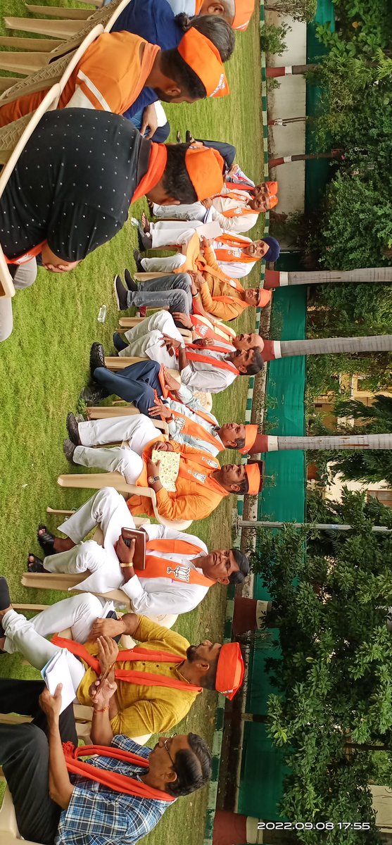 RBhadohi's tweet photo. आज वधान सभा राजकोट शहर  पश्चिम के वार्ड(मण्डल) क्रमांक 1 व् 2 के कार्यकर्ताओ की बैठक किया जिसमे जिले उपद्ध्यक्ष विक्रम भाई पुजारा प्रभारी दिलीप भाई पटेल मण्डल अद्ध्यक्ष द्वय हितेश मारू व् राजेंद्र सिंह पूर्व विधायक व् विधानसभा प्रभारी लालजी भाई मेरिया डिप्टी मेयर डॉ दर्शिता शाह https://t.co/VLBtoLFy46