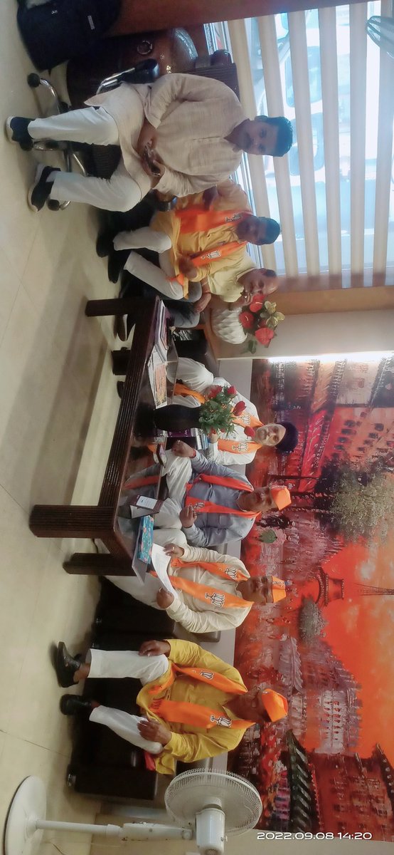 RBhadohi's tweet photo. आज वधान सभा राजकोट शहर  पश्चिम के वार्ड(मण्डल) क्रमांक 1 व् 2 के कार्यकर्ताओ की बैठक किया जिसमे जिले उपद्ध्यक्ष विक्रम भाई पुजारा प्रभारी दिलीप भाई पटेल मण्डल अद्ध्यक्ष द्वय हितेश मारू व् राजेंद्र सिंह पूर्व विधायक व् विधानसभा प्रभारी लालजी भाई मेरिया डिप्टी मेयर डॉ दर्शिता शाह https://t.co/VLBtoLFy46