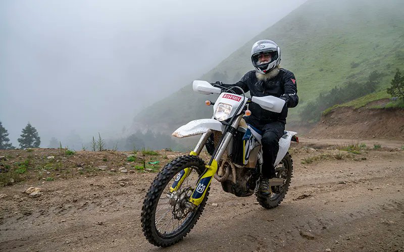 ishafoundation's tweet photo. I am not racing with anyone, but definitely going at full throttle, in every aspect of my life. #SadhguruQuotes https://t.co/WmpCdhLiAr
