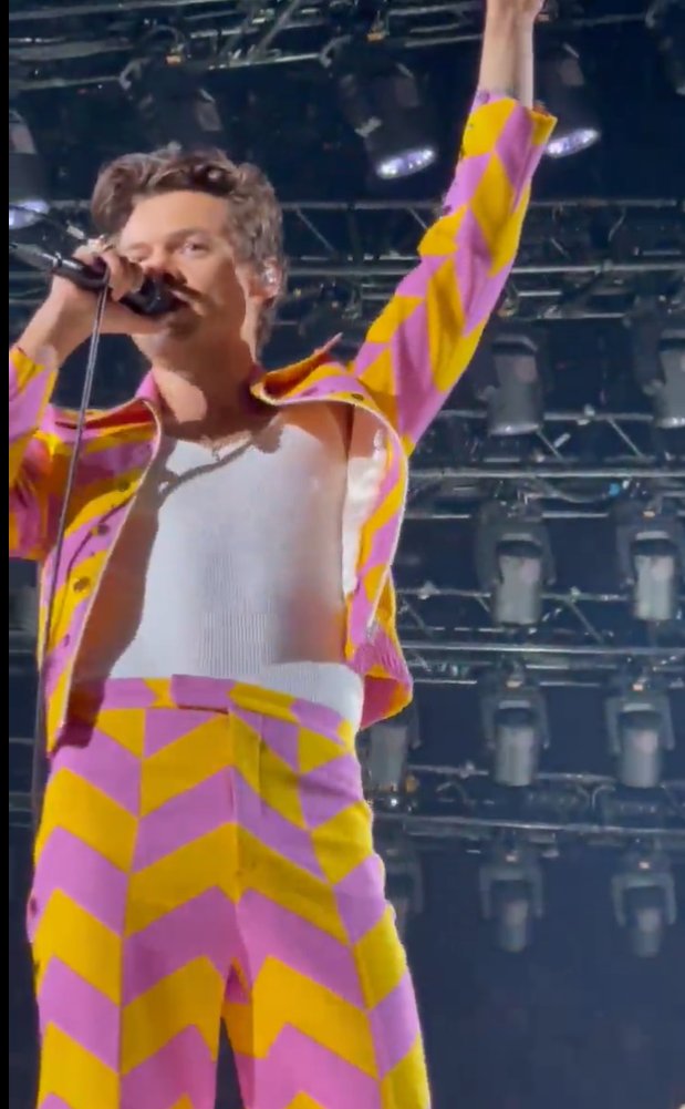 LyviLou_'s tweet photo. Screenshots From Tonight's Show! 9/8/22
#HSLOT #HARRRYSTYLES #MSGN11 #Residency11 https://t.co/k60EQgahnm