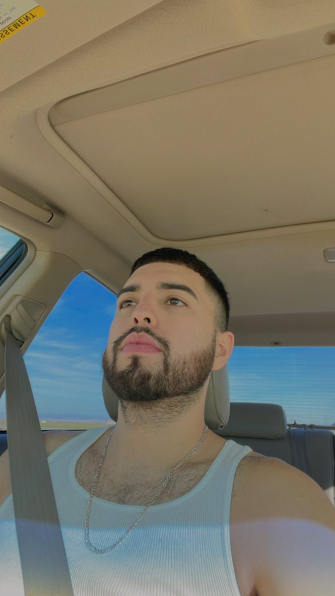 _aanthony24's tweet photo. This heat has not been playin 🌞 https://t.co/OOTiaWSWvC
