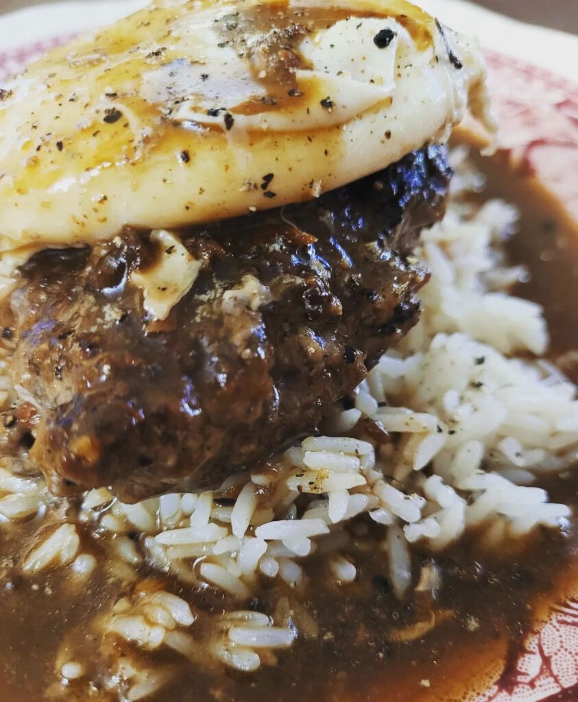 I made Loco Moco for #dinner tonight.  So easy and comforting but still #Hawaiian.  #homecooking #locomoco #foodie instagr.am/p/CiRPQN1MLIB/
