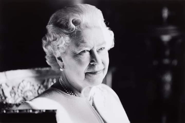 ItsDilipRaz's tweet photo. 70 years of reign that will forever go down in history. Rest in peace Queen 👑

#QueenElizabethII
#RoyalFamily https://t.co/lQMCNG96Zo