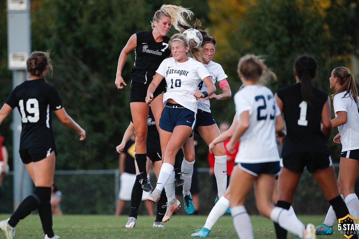 The Bearden girls soccer team recently got promoted to the No. 1 team in the land. 

Thursday, they showed just why in a resounding 7-0 win over Farragut. 

THE READ ▶️ 5starpreps.com/articles/beard…