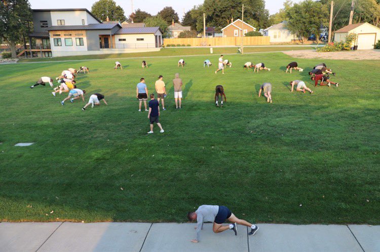 1015FM1570AM's tweet photo. Nothing beats a good outdoor workout in some beautiful morning weather for @CollinAuthier and the @MMULancersMBB!  Great to see them down by the river enjoying some of the best of @CityofYankton https://t.co/GbDHRypoid