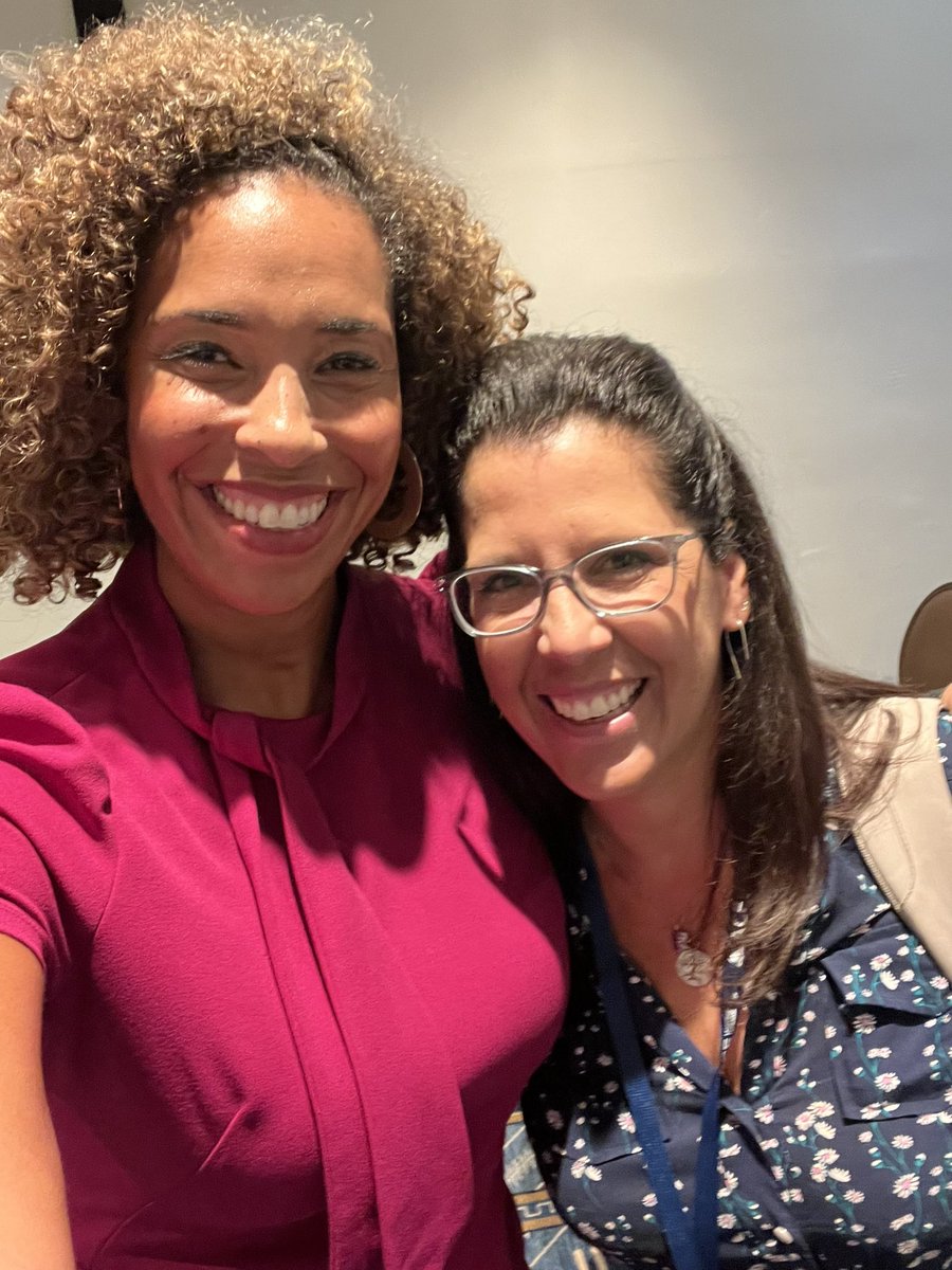 AllisonOtu's tweet photo. 🤳🩺⚕️😷Special thanks to the American College of Epidemiology for inviting me to speak at the #2022ACE conference discussing building your personal #brand! This was a fantastic group of experts working hard advance public health! @Join_ACE #MedTwitter https://t.co/KGwoiG9wJq