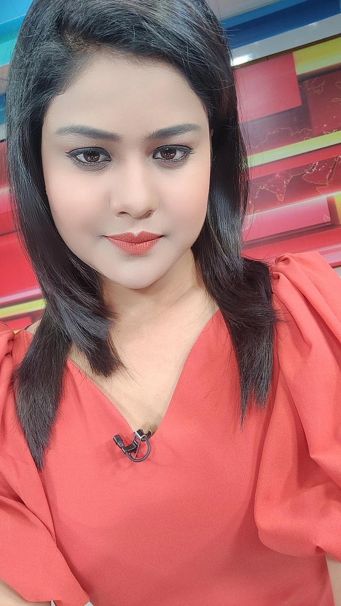 Imsonikasingh's tweet photo. स्टूडियो से राम-राम https://t.co/vNZFt2zFez