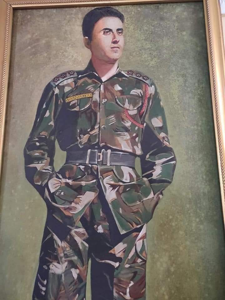 Risshiraj1975's tweet photo. भारत माता के लिए अपने प्राणों का बलिदान देने वाले शूरवीर यौद्धा कैप्टेन विक्रम बत्रा (परमवीर चक्र) को उनकी जन्म जयंती पर ऋणी राष्ट्र की ओर से शत शत नमन। जय हिंद। 

@vishalbatra1974 
@NutanBatra 
#CaptainVikramBatra 
#Kargil 
@adgpi 
@YkJoshi5 
@NorthernComd_IA https://t.co/3u2KTFoBUs