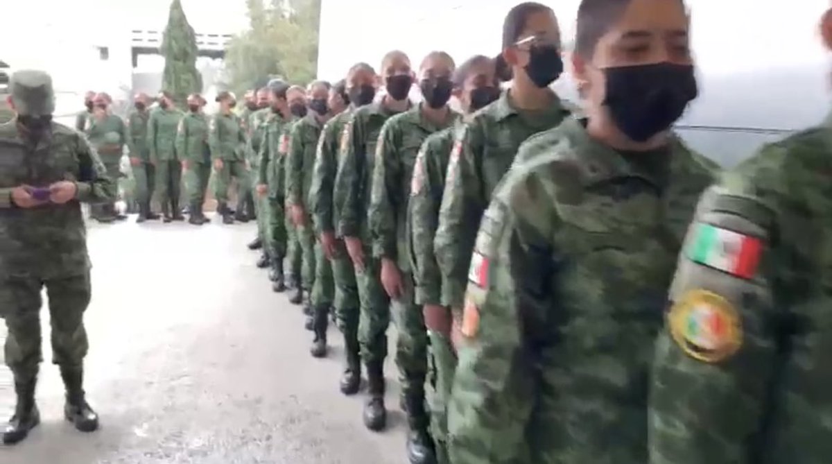 🇲🇽 INCREÍBLE firma de autógrafos en la brigada de fusileros paracaidistas… Estamos felices y agradecidos !!! Más de la promoción de #saltoalavidaof Lorena Enriquez Cabrera <a href="/angel/">angel</a>.zozaya @magdakarinaancira Andres Puentes Raul P Gamez 

🚨 GRAN ESTRENO 15 de Septiembre 🇲🇽