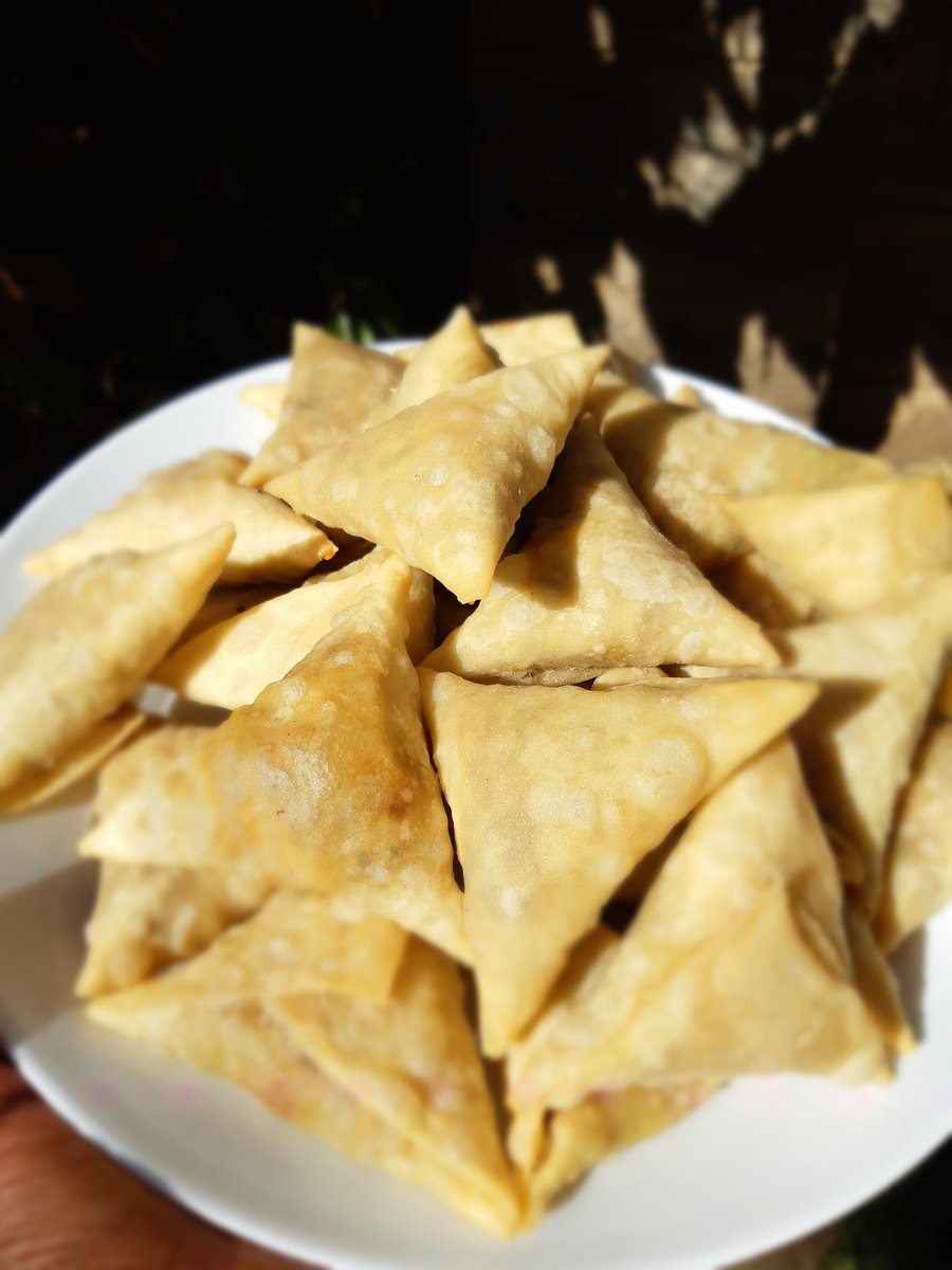 lizzereats's tweet photo. Good morning 😃 
#lizzereats #beefsamosa https://t.co/aAxBngzXiZ