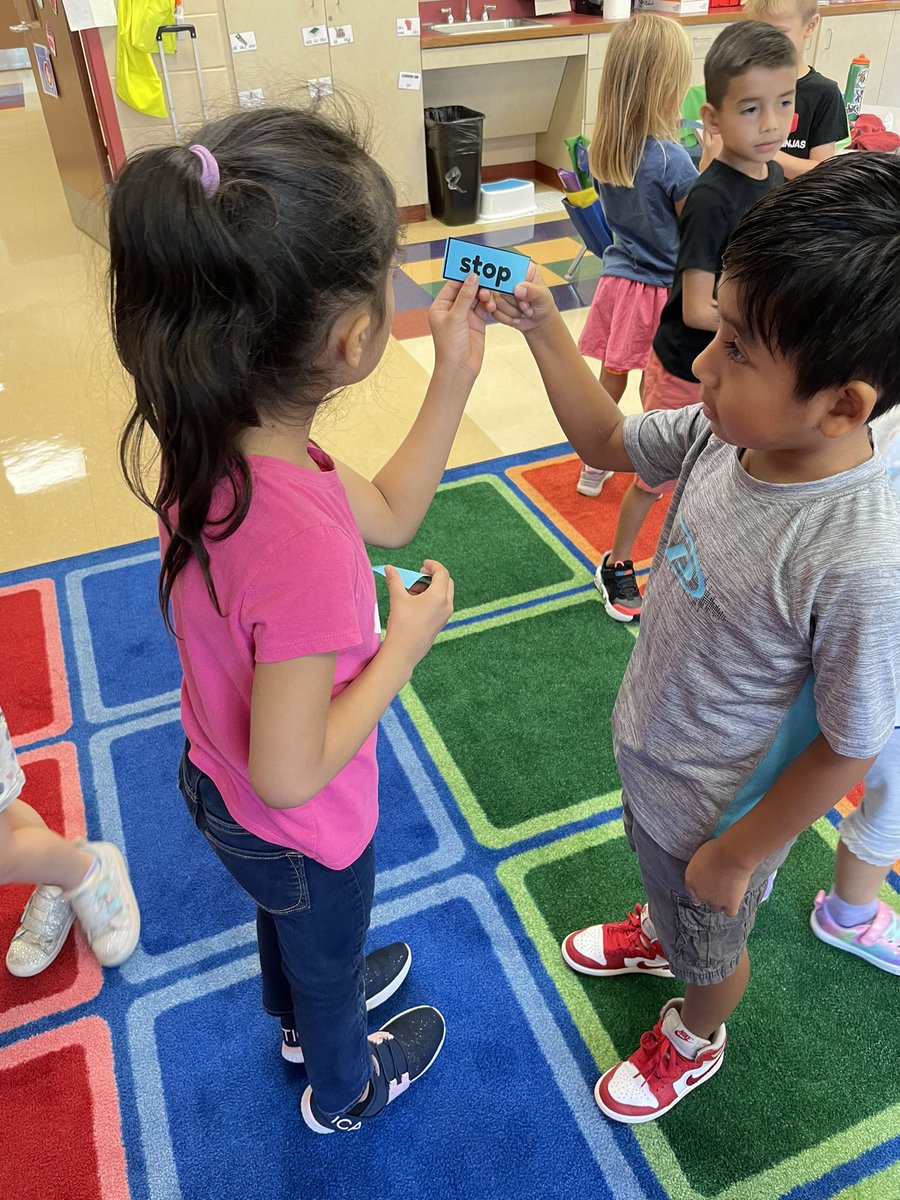 These first graders love practicing their decoding skills with stand up, hand up, pair up! #somosOT #112leads