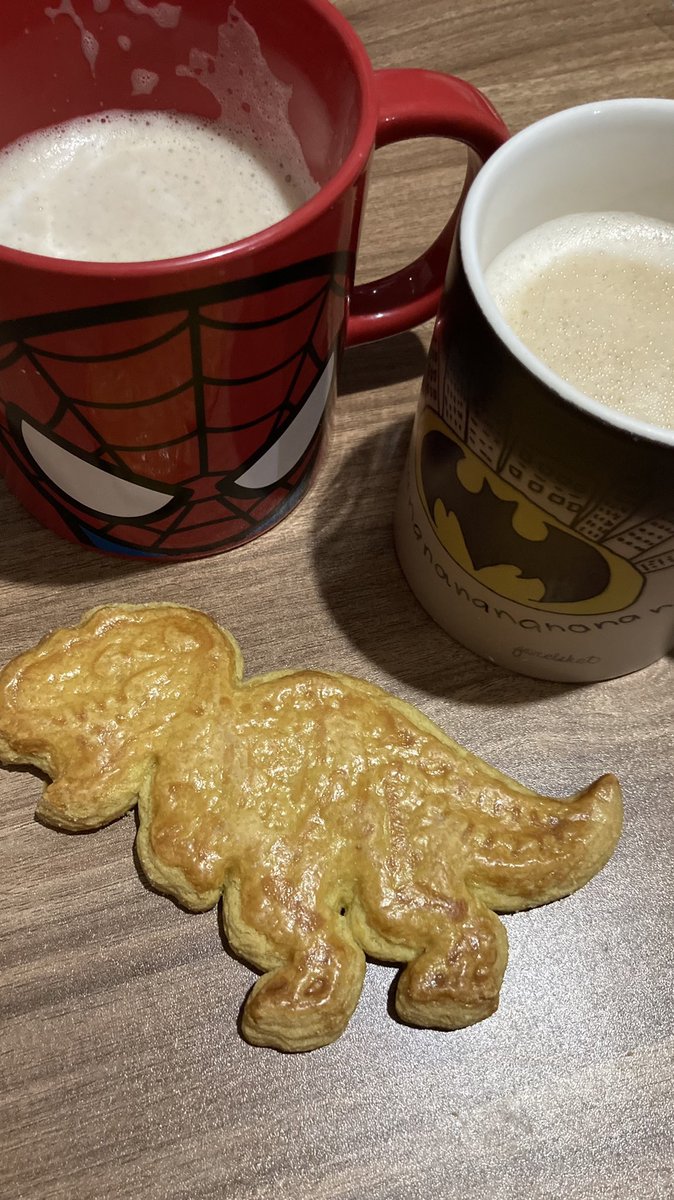 Marinaluaart's tweet photo. Un día caminas sola y en la incertidumbre, con un trago amargo de experiencias que lastimaron pero la vida muchas veces te sorprende con un amor bonito, todo aquello que esperabas llega sin pedirlo ni buscarlo 💜

#geekcouple https://t.co/Agm95iM6ys