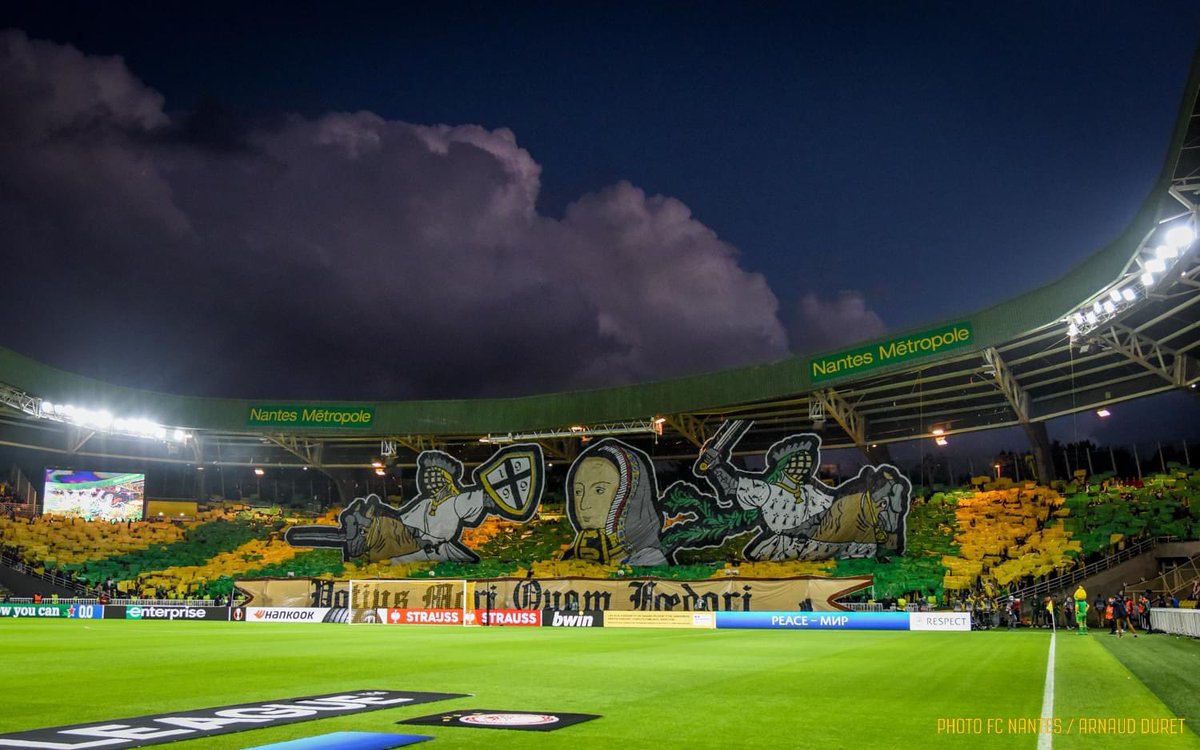 Cryobain's tweet photo. Après une soirée exceptionnelle dans une ambiance volcanique la récupération en passant par le #cryobain est essentielle pour les joueurs du @FCNantes 🔰🔥🧊
#bainglace #bainfroid #FCNOLY https://t.co/6QtLL5fqUf