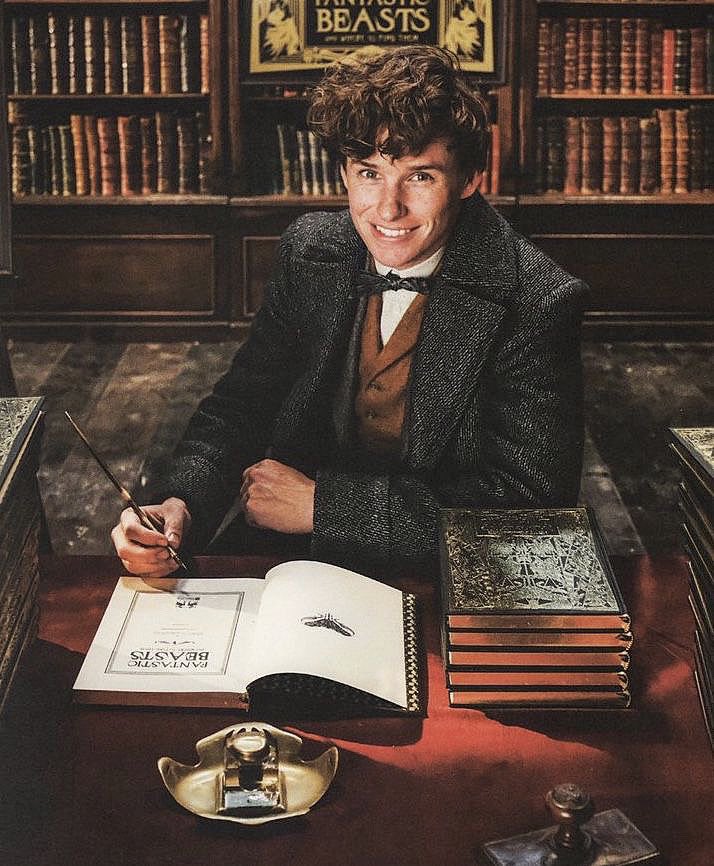 hpftb__channel's tweet photo. https://t.co/nys5hQZ01s

#NewtScamander 
#FantasticBeasts3 
#SecretofDumbledore 
#EddieRedmayne
#YouTube https://t.co/CDWp5sU2od