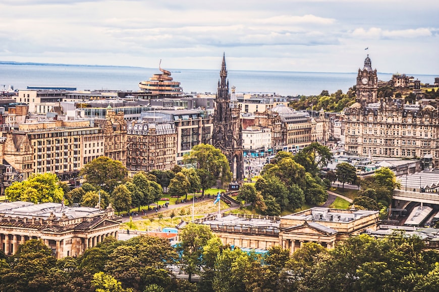 ECLtravel's tweet photo. Did you know our Service 13 will take you to Hibernian Football Club, Edinburgh City Centre and the Scottish National Gallery of Modern Art?
#service13 #catchthebusweek https://t.co/TnId337nSA