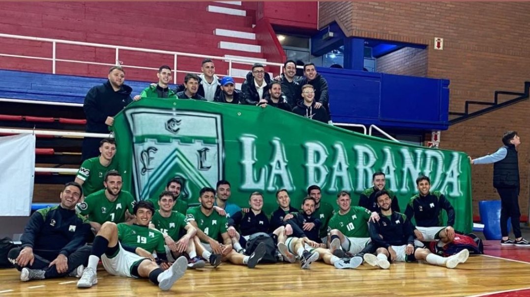 Y fue victoria de nuestra Liga de Honor Oro Caballeros que se impuso ante Sag Ballester en su casa con un contundente 28-36 sacando 8 goles de diferencia de visitante en la fecha 6 del Torneo Clausura.
Vamos los pibes. Dale oé! 💚