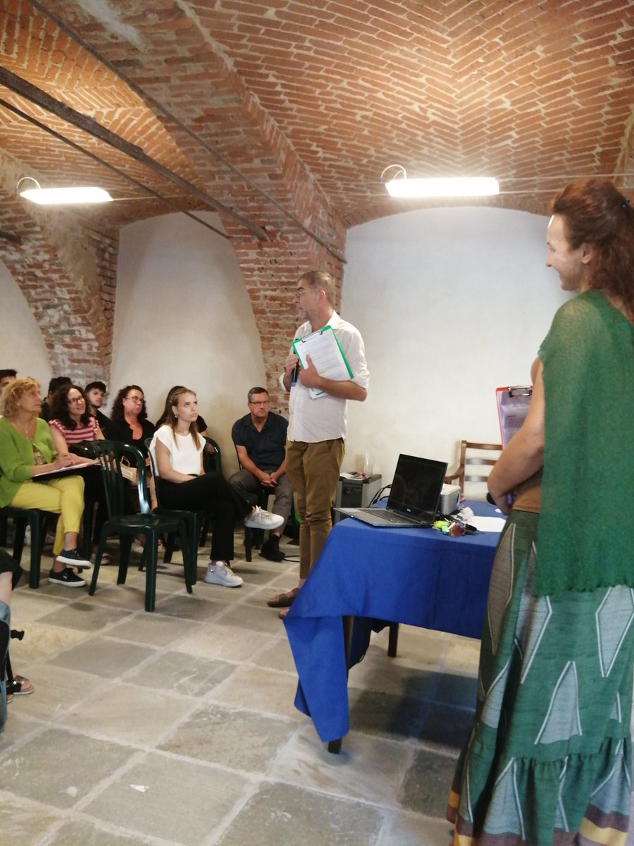 dorspiemonte's tweet photo. Claudio Tortone di @dorspiemonte racconta come si co-costruisce la #valutazione di un progetto di #promozionedellasalute. https://t.co/IJ4aeu1rAu