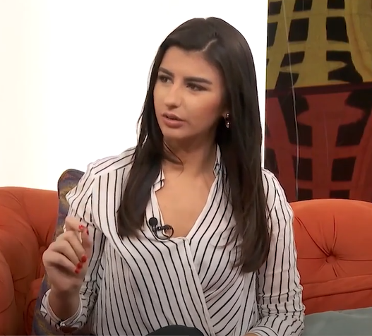 Charles 73 godini, prvo vrabotuvanje. 
Besmira 28 godini, 5 rabotni mesta vo isto vreme.

Mladite pokazuvaat kako treba🍾🥳