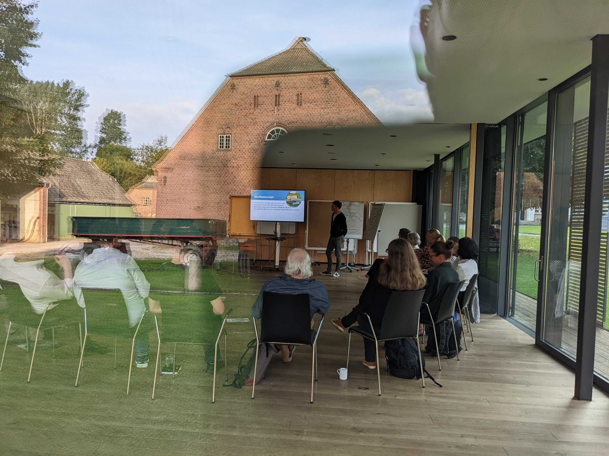 nrecherche's tweet image. Drei Tage Ostsee-Werkstatt #Lokaljournalismus auf Gut Siggen: Spannender, offener Austausch mit neuen Lokalmedien aus dem ganzen Land und inspirierenden Inputs von @RUMS_Muenster, @karlakonstanz und @paulinetillmann. Vielen Dank an die Alfred Toepfer Stiftung und @correctiv_org!