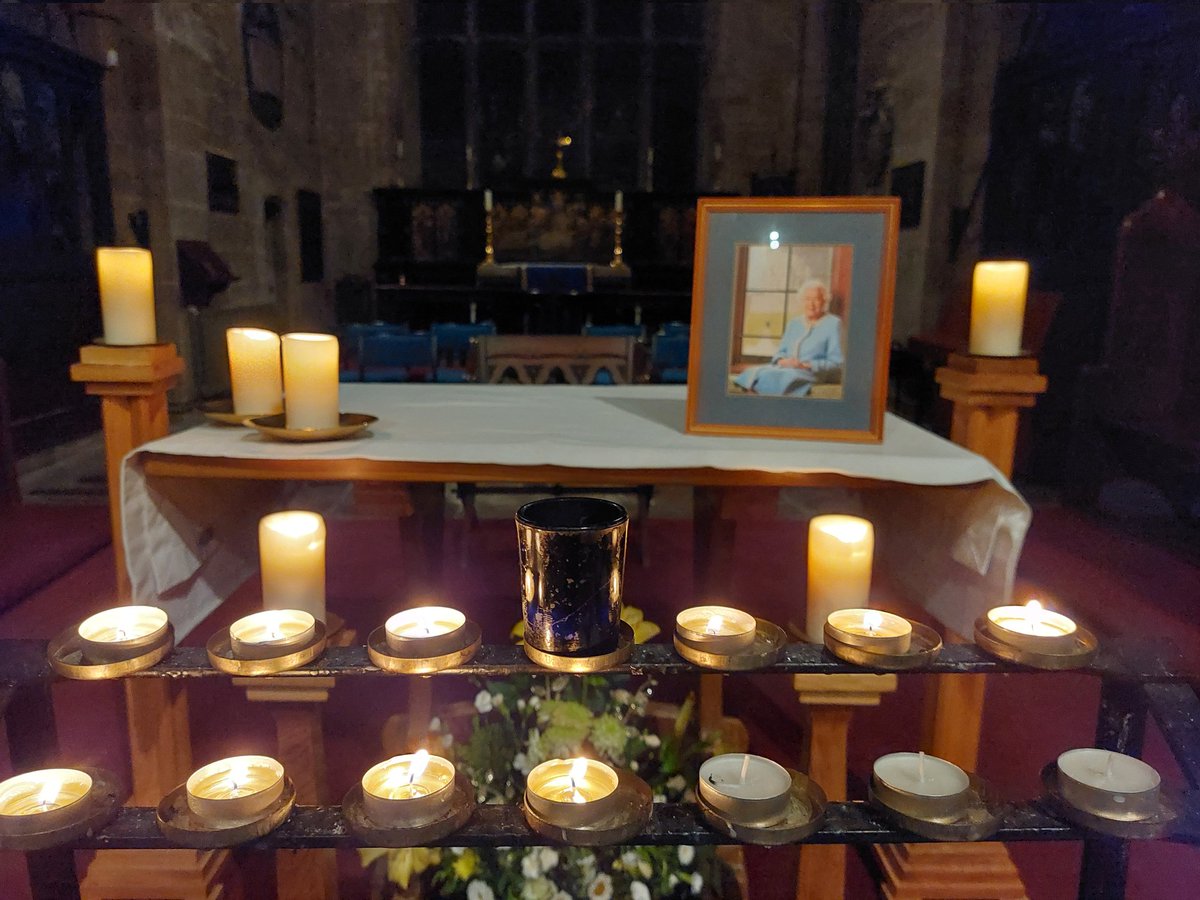 DandSChurch's tweet photo. As we continue to walk alongside our community in this time of mourning, we pray for Her Majesty the Queen, for King Charles III and for all the Royal family. Our churches are open today between 10 &amp; 12 and between 2 &amp; 4 for anyone to light candles and join in our prayer. https://t.co/Fjdsb5KdUj