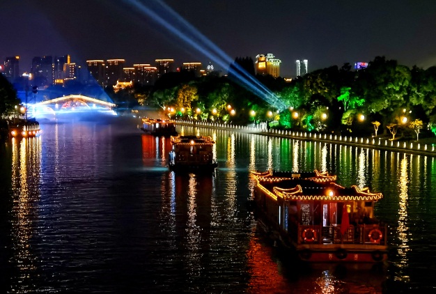 ThisisSuzhou's tweet photo. The Fourth Grand Canal Culture and Tourism Expo will be held in #Suzhou, #Jiangsu province from Sept 22 to 25. Academics and experts will discuss how to protect the cultural legacy of the canal, while exhibitions and canal night tours will be on offer to visitors! #GrandCanalInJS https://t.co/W4TDhmvp3m