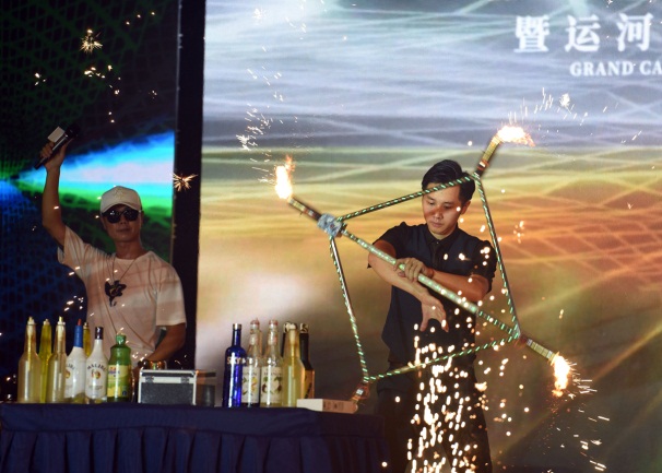 ThisisSuzhou's tweet photo. The Fourth Grand Canal Culture and Tourism Expo will be held in #Suzhou, #Jiangsu province from Sept 22 to 25. Academics and experts will discuss how to protect the cultural legacy of the canal, while exhibitions and canal night tours will be on offer to visitors! #GrandCanalInJS https://t.co/W4TDhmvp3m