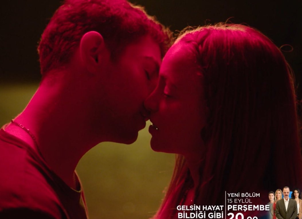 M3lss1's tweet photo. Ayy benim çiftime bakınnn💍#GelsinHayatBildiğiGibi #OzSan #Ozem https://t.co/kSmyegRlfB