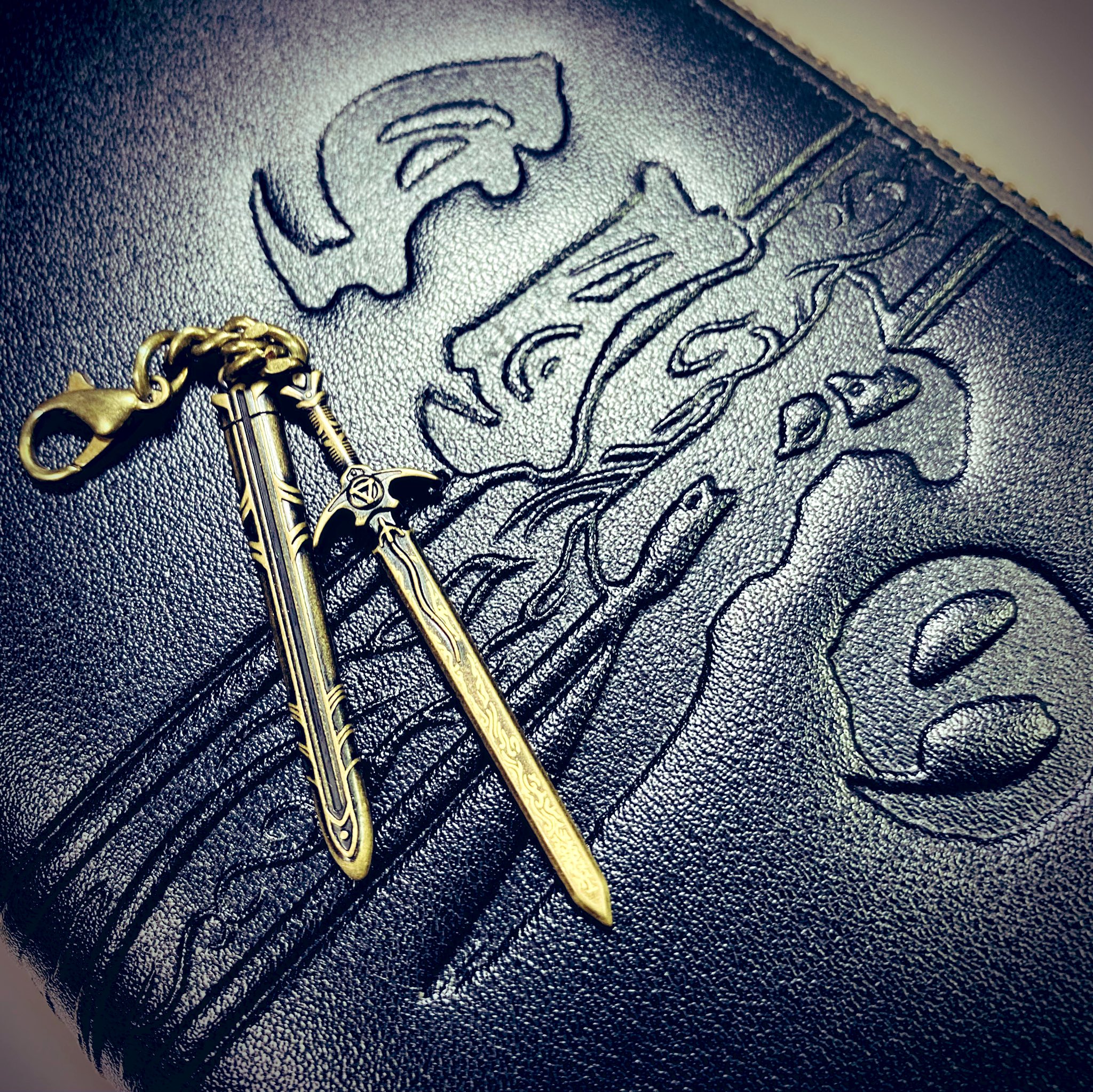 牙狼　ザルバ　財布 牙狼＜GARO＞ 「ザルバ」イメージ 本革ラウンド財布 | 牙狼