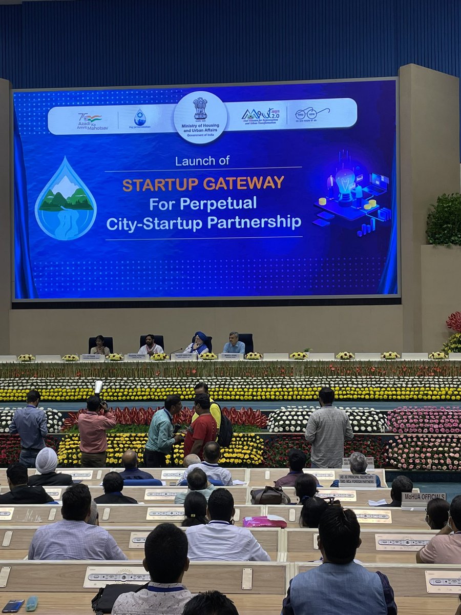 HardeepSPuri's tweet photo. Pleased to note that several central &amp; state govt departments too were participating in the scheme with equal enthusiasm. I, along with my colleague Sh @mp_kaushal Ji also launched the Pey Jal Survekshan Toolkit at the event &amp; wished all success to the participants. https://t.co/arYqTTmmkI