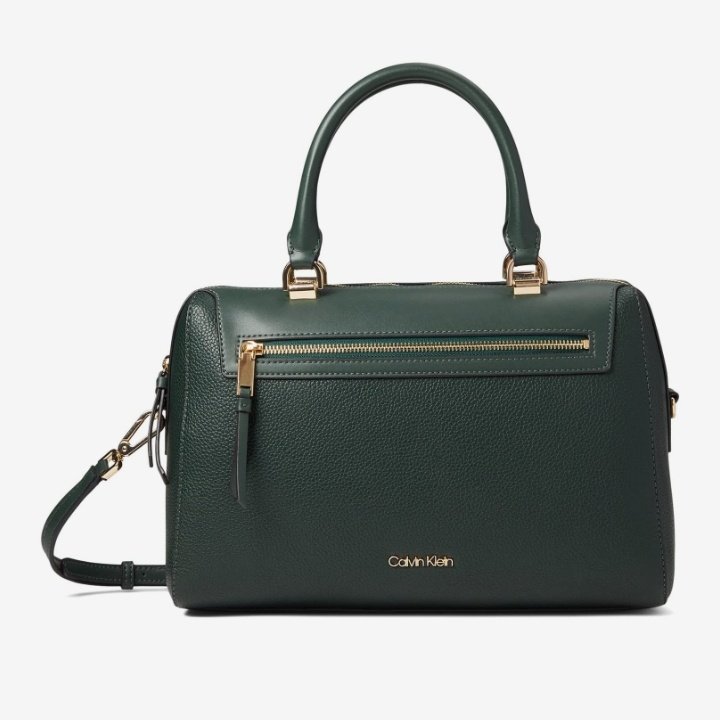 loleeta700's tweet photo. فخمة ؟ 

كالفن كلاين | Calvin klein 
٣٨٨ ريال شامل العمولة 
الشحن على الوزن يتحدد بعد وصولها البريد 📦⚠️ https://t.co/pXGndCYHZI